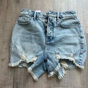 Good American Bombshell shorts